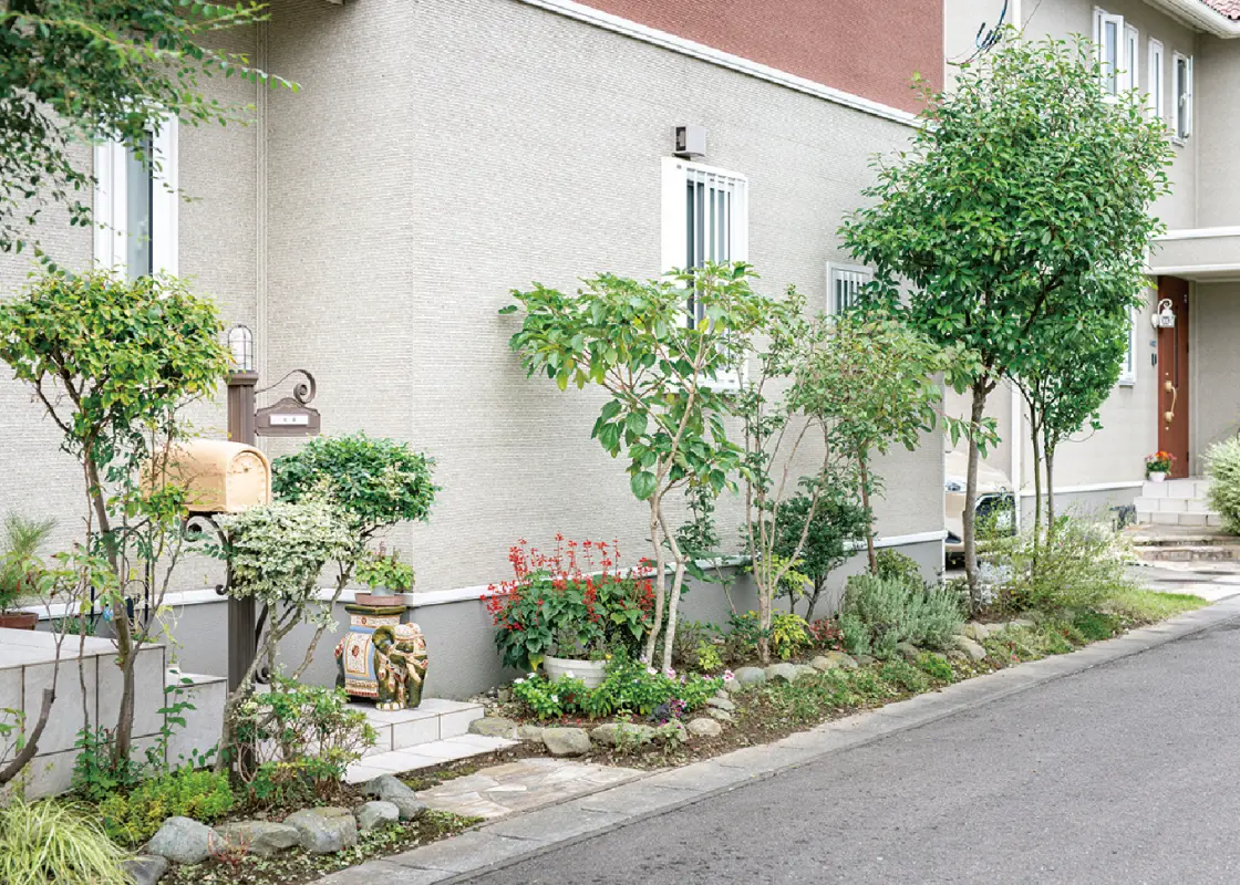 道路沿いの美しい植栽